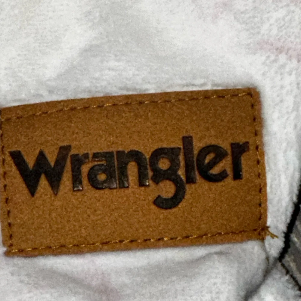 NEW WRANGLER Oversized Plush Throw Blanket Cowgirl Pink/White 60”x70”
